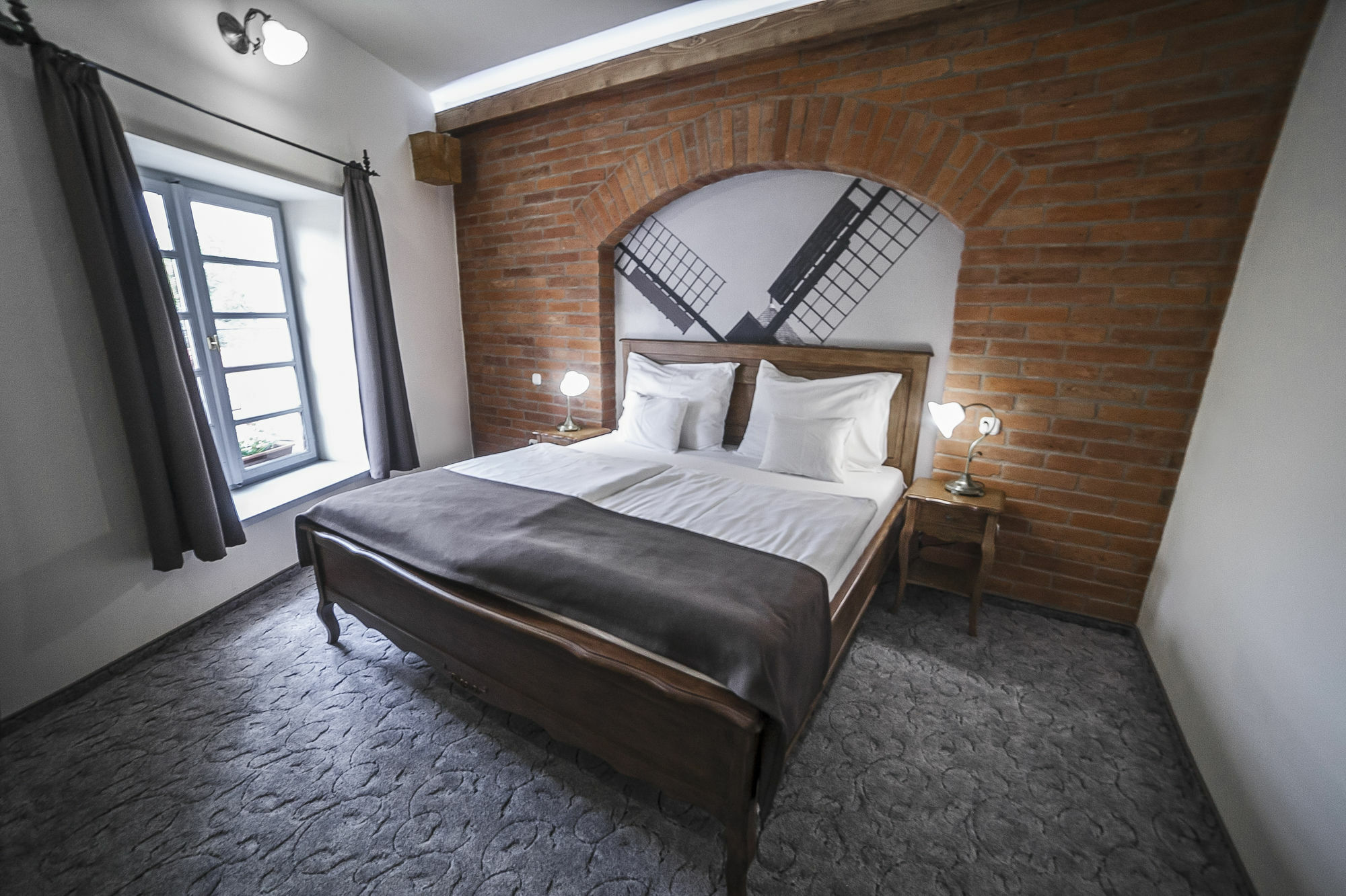 Malom Hotel เดเบรตเซน ภายนอก รูปภาพ